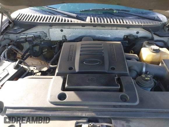 2007 Ford Expedition XLT with VIN 1FMFU155X7LA89024, listed as a IAAI auction lot 41754718 with 203,909 mi miles and . Bid and sale history available at DreamBid. Image 10.