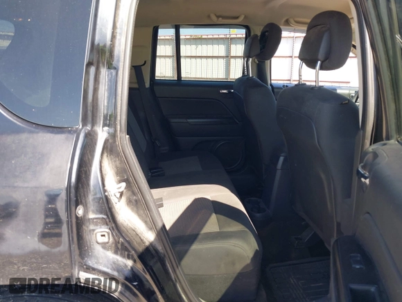 2014 Jeep Compass Sport with VIN 1C4NJCBA0ED510942, listed as a IAAI auction lot 41952596 with 196,030 mi miles and . Bid and sale history available at DreamBid. Image 8.