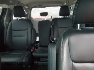 2020 Toyota Sienna SE with VIN 5TDXZ3DC4LS056244, listed as a Copart auction lot 80569924 with 33,287 mi miles and Salvage Title. Bid and sale history available at carsss.com. Image 10.