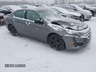 2010 Ford Fusion SE z VIN 3FAHP0HA5AR283000, wystawiony jako IAAI lot #41339918 z przebiegiem 159 574 mil mil oraz . Historia ofert i sprzedaży dostępna na DreamBid. Obrazek 1.