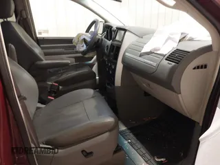 2009 Dodge Grand Caravan SXT z VIN 2D8HN54X39R551424, wystawiony jako IAAI lot #41370081 z przebiegiem 176 614 mil mil oraz . Historia ofert i sprzedaży dostępna na DreamBid. Obrazek 5.