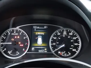 2018 Nissan Sentra S with VIN 3N1AB7AP5JY280768, listed as a IAAI auction lot 42036137 with 180,927 mi miles. Bid and sale history available at carsss.com. Image 7.