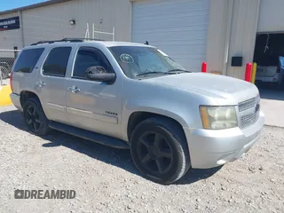2010 Chevrolet Tahoe LTZ z VIN 1GNUCCE05AR176503, wystawiony jako IAAI lot #41681116 z przebiegiem 6 mil mil oraz . Historia ofert i sprzedaży dostępna na DreamBid. Obrazek 1.