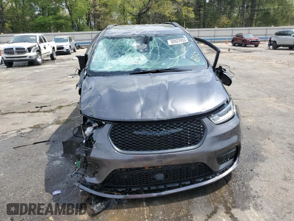 2022 Chrysler Pacifica Touring L with VIN 2C4RC1BG8NR152314, listed as a Copart auction lot 50923955 with 32,893 mi miles and Salvage Title. Bid and sale history available at DreamBid. Image 5.