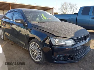 2013 Volkswagen Jetta SE z VIN 3VWDP7AJ4DM354519, wystawiony jako IAAI lot #42001917 z przebiegiem 130 851 mil mil oraz . Historia ofert i sprzedaży dostępna na DreamBid. Obrazek 1.