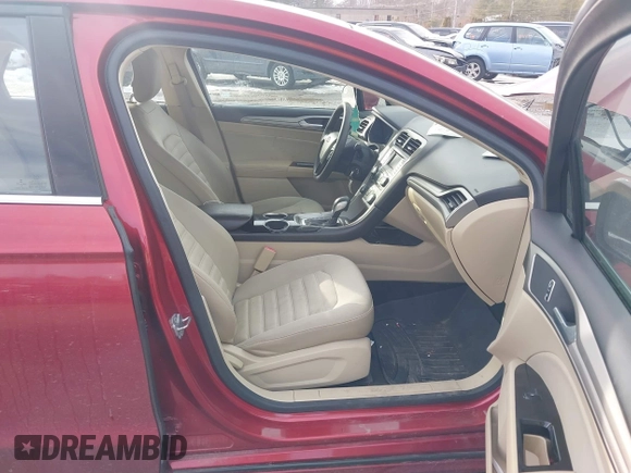 2013 Ford Fusion SE with VIN 3FA6P0H79DR121662, listed as a IAAI auction lot 41661070 with 142,638 mi miles. Bid and sale history available at carsss.com. Image 5.