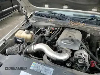 2005 Chevrolet Suburban LS with VIN 3GNFK16Z25G162903, listed as a Copart auction lot 82520714 with 304,013 mi miles and Clean title. Bid and sale history available at DreamBid. Image 14.