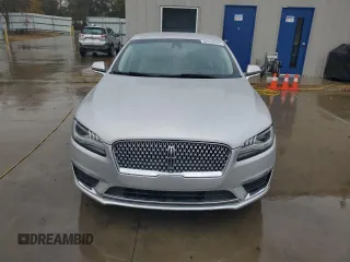 2019 Lincoln MKZ Standard with VIN 3LN6L5A91KR619118, listed as a Copart auction lot 82528044 with 10,541 mi miles and Salvage Title. Bid and sale history available at carsss.com. Image 5.