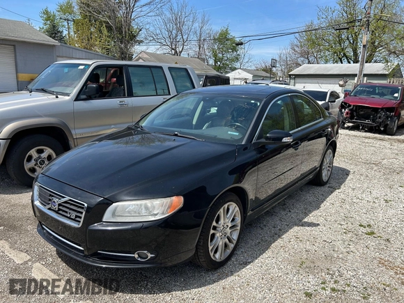 2007 Volvo S80 V8 with VIN YV1AH852471023365, listed as a IAAI auction lot 42123601 with 181,428 mi miles. Bid and sale history available at carsss.com. Image 2.