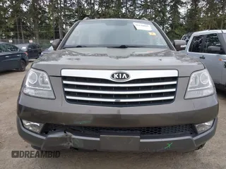 2009 Kia Borrego EX with VIN KNDJH741995015542, listed as a IAAI auction lot 42120069 with 139,457 mi miles. Bid and sale history available at carsss.com. Image 6.