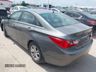 2013 Hyundai Sonata GLS with VIN 5NPEB4AC4DH628829, listed as a IAAI auction lot 42136839 with 121,381 mi miles and . Bid and sale history available at carsss.com. Image 3.