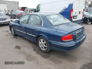 2005 Hyundai Sonata GLS with VIN KMHWF35H25A196397, listed as a IAAI auction lot 41734750 with 199,890 mi miles. Bid and sale history available at carsss.com. Image 3.