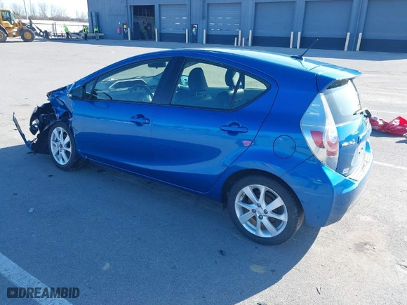 2013 Toyota Prius c One with VIN JTDKDTB32D1055135, listed as a IAAI auction lot 41889844 with 98,220 mi miles. Bid and sale history available at carsss.com. Image 3.