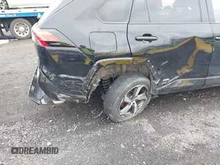 2022 Toyota RAV4 SE z VIN JTMAB3FV7ND090427, wystawiony jako IAAI lot #42307900 z przebiegiem 27 285 mil mil oraz . Historia ofert i sprzedaży dostępna na DreamBid. Obrazek 17.