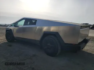 2024 Tesla Cybertruck z VIN 7G2CEHED1RA021263, wystawiony jako Copart lot #89275525 z przebiegiem 4 114 mil mil oraz Szkoda całkowita • Salvage title. Historia ofert i sprzedaży dostępna na DreamBid. Obrazek 2.
