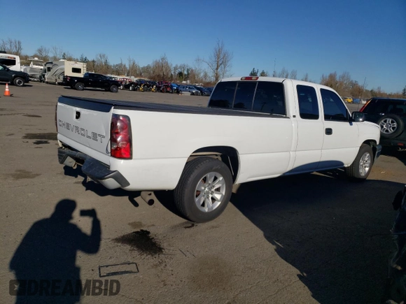 2004 Chevrolet Silverado 1500 Work Truck with VIN 1GCEC19V84E217113, listed as a Copart auction lot 44557325 with 182,226 mi miles and Salvage Title. Bid and sale history available at carsss.com. Image 3.