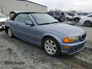 2003 BMW 3 Series 325Ci with VIN WBABS33403PG92095, listed as a Copart auction lot 48967325 with 189,880 mi miles and Salvage Title. Bid and sale history available at carsss.com. Image 4.
