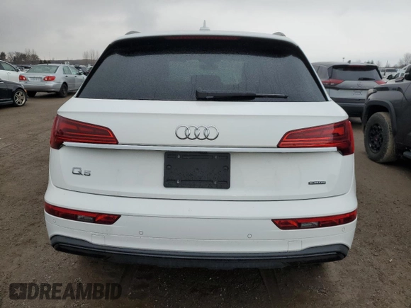 2024 Audi Q5 Komfort with VIN WA1AAAFY4R2124076, listed as a Copart auction lot 84029874 with 66 mi miles and Non Repairable. Bid and sale history available at carsss.com. Image 6.