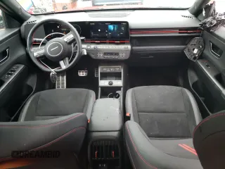 2024 Hyundai Kona N Line z VIN KM8HACA3XRU118164, wystawiony jako Copart lot #49996315 z przebiegiem 7 188 mil mil oraz Szkoda całkowita • Salvage title. Historia ofert i sprzedaży dostępna na DreamBid. Obrazek 8.