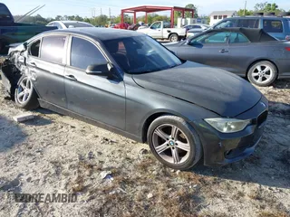 2013 BMW 3 Series 328i z VIN WBA3A5G56DNP20868, wystawiony jako IAAI lot #41439415 z przebiegiem 132 720 mil mil oraz . Historia ofert i sprzedaży dostępna na DreamBid. Obrazek 1.