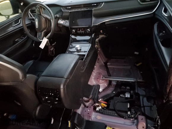 2021 Jeep Grand Cherokee Overland with VIN 1C4RJJDG3M8203800, listed as a Copart auction lot 84751324 with Not provided miles and Clean title. Bid and sale history available at DreamBid. Image 8.