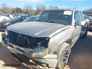 2003 Chevrolet Silverado 1500 LS with VIN 2GCEC19V631320403, listed as a IAAI auction lot 41441413 with 245,993 mi miles. Bid and sale history available at carsss.com. Image 2.