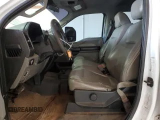 2018 Ford F-250 XL z VIN 1FT7W2B62JED06356, wystawiony jako Copart lot #49495945 z przebiegiem 159 794 mil mil oraz Czysty tytuł • Clean title. Historia ofert i sprzedaży dostępna na DreamBid. Obrazek 7.