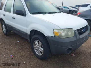 2007 Ford Escape XLS with VIN 1FMYU02Z57KB37979, listed as a IAAI auction lot 41372201 with 172,037 mi miles. Bid and sale history available at carsss.com. Image 6.