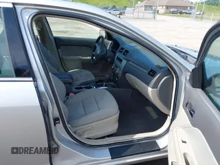 2010 Ford Fusion SE z VIN 3FAHP0HA6AR238485, wystawiony jako IAAI lot #42237682 z przebiegiem 147 260 mil mil oraz . Historia ofert i sprzedaży dostępna na DreamBid. Obrazek 5.