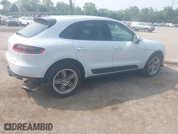 2018 Porsche Macan with VIN WP1AA2A58JLB19260, listed as a IAAI auction lot 42378053 with 111,521 mi miles and . Bid and sale history available at DreamBid. Image 4.