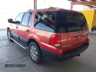 2003 Ford Expedition Special Service z VIN 1FMRU15WX3LC04818, wystawiony jako IAAI lot #42536869 z przebiegiem 142 266 mil mil oraz . Historia ofert i sprzedaży dostępna na DreamBid. Obrazek 3.