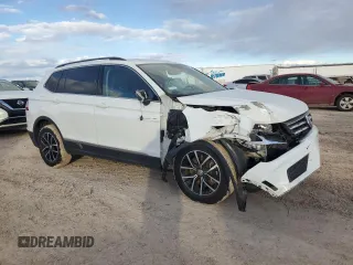2021 Volkswagen Tiguan SE with VIN 3VV3B7AX9MM153671, listed as a Copart auction lot 83048724 with 45,086 mi miles and Salvage Title. Bid and sale history available at DreamBid. Image 4.