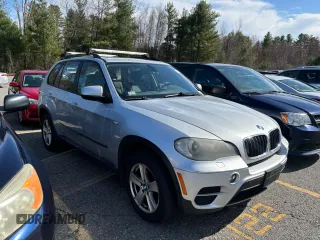 2011 BMW X5 35i with VIN 5UXZV4C5XBL739576, listed as a Copart auction lot 53400965 with 167,191 mi miles and Clean Title. Bid and sale history available at carsss.com. Image 1.