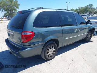 2007 Chrysler Town & Country Touring with VIN 2A4GP54LX7R183977, listed as a IAAI auction lot 42049186 with Not Provided miles and . Bid and sale history available at DreamBid. Image 4.