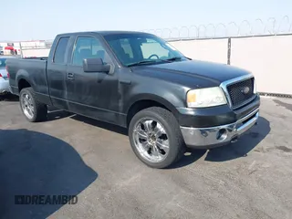 2007 Ford F-150 XLT z VIN 1FTPX14V67KD12229, wystawiony jako IAAI lot #42749433 z przebiegiem 156 168 mil mil oraz . Historia ofert i sprzedaży dostępna na DreamBid. Obrazek 1.
