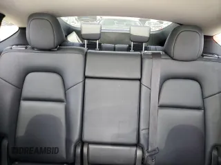2022 Tesla Model Y Long Range z VIN 7SAYGAEE2NF465173, wystawiony jako Copart lot #53983845 z przebiegiem 42 740 mil mil oraz Szkody całkowita. Historia ofert i sprzedaży dostępna na DreamBid. Obrazek 10.