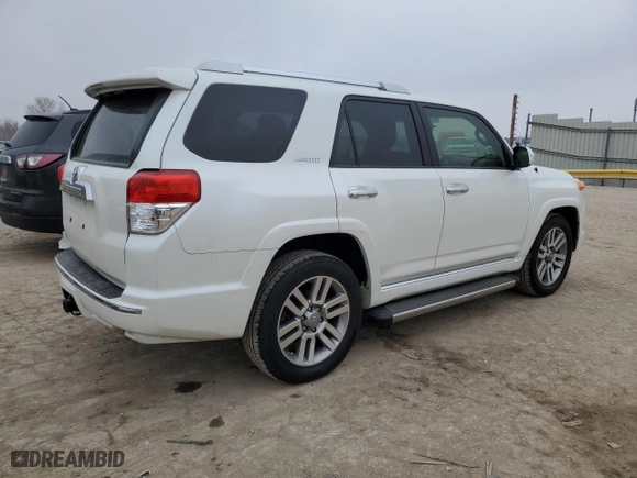 2013 Toyota 4Runner SR5 with VIN JTEZU5JR9D5055699, listed as a Copart auction lot 43564995 with 68,661 mi miles and Salvage Title. Bid and sale history available at carsss.com. Image 3.