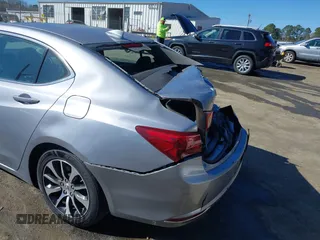 2015 Acura TLX z VIN 19UUB1F33FA011663, wystawiony jako IAAI lot #41705051 z przebiegiem 248 768 mil mil oraz . Historia ofert i sprzedaży dostępna na DreamBid. Obrazek 18.