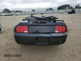 2005 Ford Mustang Deluxe z VIN 1ZVFT84N055184093, wystawiony jako Copart lot #60437785 z przebiegiem Nie podano mil oraz Nie do naprawy • Non repairable. Historia ofert i sprzedaży dostępna na DreamBid. Obrazek 6.