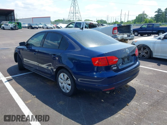 2014 Volkswagen Jetta SE z VIN 3VWD17AJ5EM309737, wystawiony jako IAAI lot #42250688 z przebiegiem 115 945 mil mil oraz . Historia ofert i sprzedaży dostępna na DreamBid. Obrazek 3.