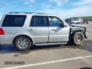 2006 Lincoln Navigator Luxury with VIN 5LMFU28516LJ13630, listed as a IAAI auction lot 42003960 with 139,505 mi miles. Bid and sale history available at carsss.com. Image 14.