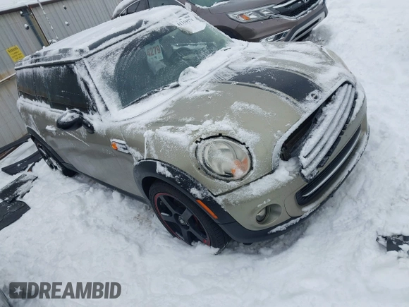 2011 MINI Clubman z VIN WMWZF3C51BTX82001, wystawiony jako IAAI lot #41310574 z przebiegiem 109 520 mil mil oraz . Historia ofert i sprzedaży dostępna na DreamBid. Obrazek 1.