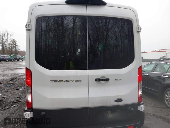 2024 Ford Transit Passenger XL with VIN 1FBAX2C85RKA36852, listed as a IAAI auction lot 41712833 with 24,663 mi miles. Bid and sale history available at carsss.com. Image 16.