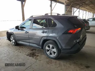2020 Toyota RAV4 XLE with VIN 2T3W1RFV0LW084934, listed as a Copart auction lot 65985795 with 43,010 mi miles and Salvage title. Bid and sale history available at DreamBid. Image 2.