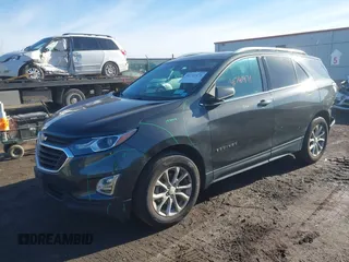 2018 Chevrolet Equinox LT z VIN 2GNAXSEV2J6122861, wystawiony jako IAAI lot #41741471 z przebiegiem 121 123 mil mil oraz . Historia ofert i sprzedaży dostępna na DreamBid. Obrazek 2.