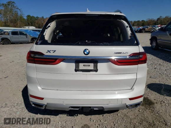 2021 BMW X7 xDrive40i with VIN 5UXCW2C04M9E66889, listed as a Copart auction lot 82988324 with 0 mi miles and Salvage Title. Bid and sale history available at carsss.com. Image 6.