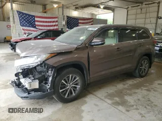 2018 Toyota Highlander SE z VIN 5TDJZRFHXJS872020, wystawiony jako Copart lot #57116995 z przebiegiem 100 505 mil mil oraz Szkoda całkowita • Salvage title. Historia ofert i sprzedaży dostępna na DreamBid. Obrazek 1.