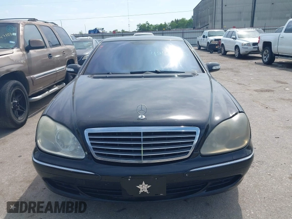 2006 Mercedes-Benz S 500 z VIN WDBNG75J06A484636, wystawiony jako IAAI lot #42058885 z przebiegiem Nie podano mil oraz . Historia ofert i sprzedaży dostępna na DreamBid. Obrazek 6.