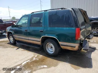 1998 Chevrolet Tahoe with VIN 1GNEC13R4WR131926, listed as a Copart auction lot 61548494 with 354,592 mi miles and Salvage Title. Bid and sale history available at carsss.com. Image 2.