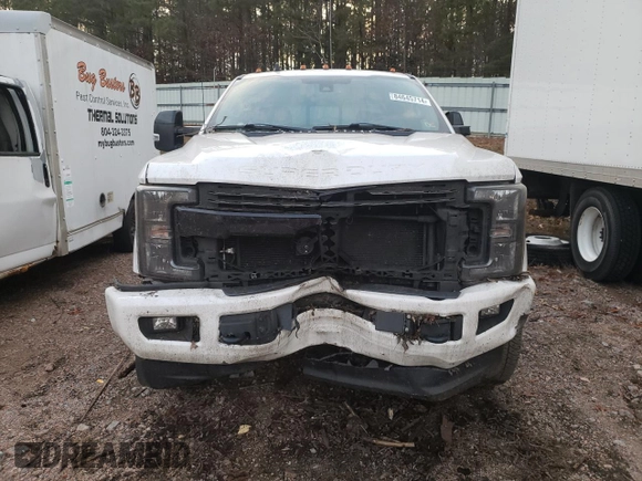 2019 Ford F-350 XL with VIN 1FT8W3BT6KEG01302, listed as a Copart auction lot 84645714 with 125,088 mi miles and Salvage title. Bid and sale history available at DreamBid. Image 5.